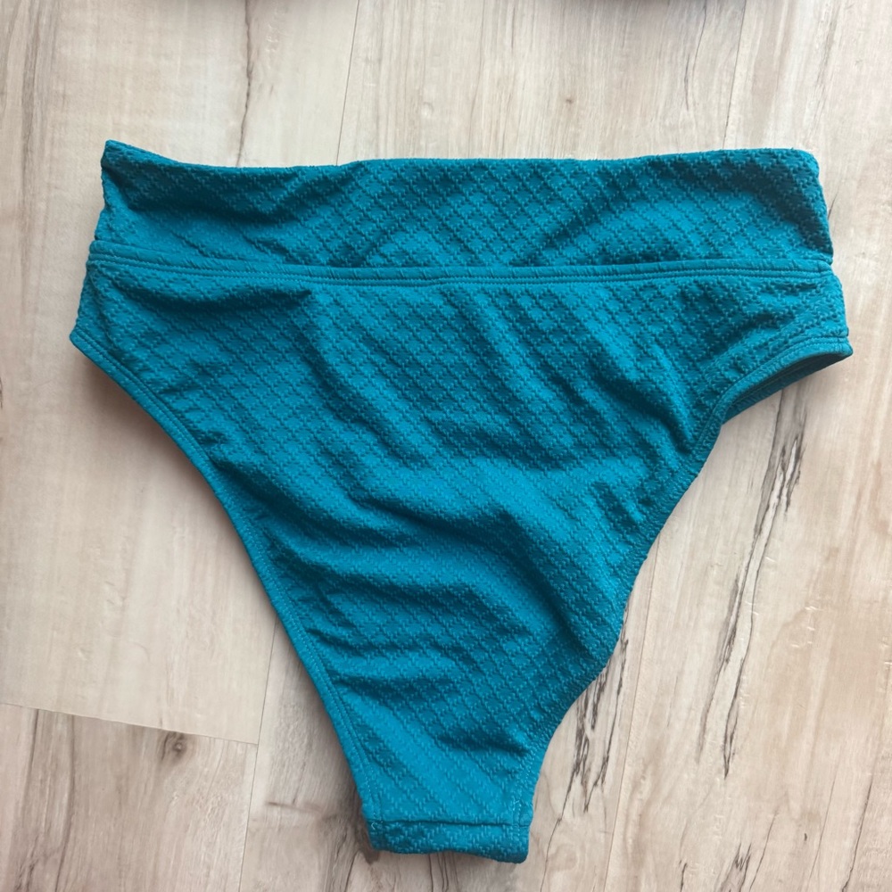 Cupshe NWT Bikini Set Teal Textured Molded Cups High Waist Crossover - Picture 6 of 9